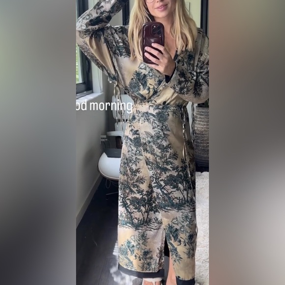 ZARA PRINTED WRAP ROBE - Picture 6 of 8